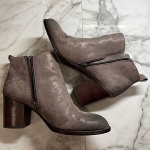 Sofft grey sparkly booties, size 9.5!